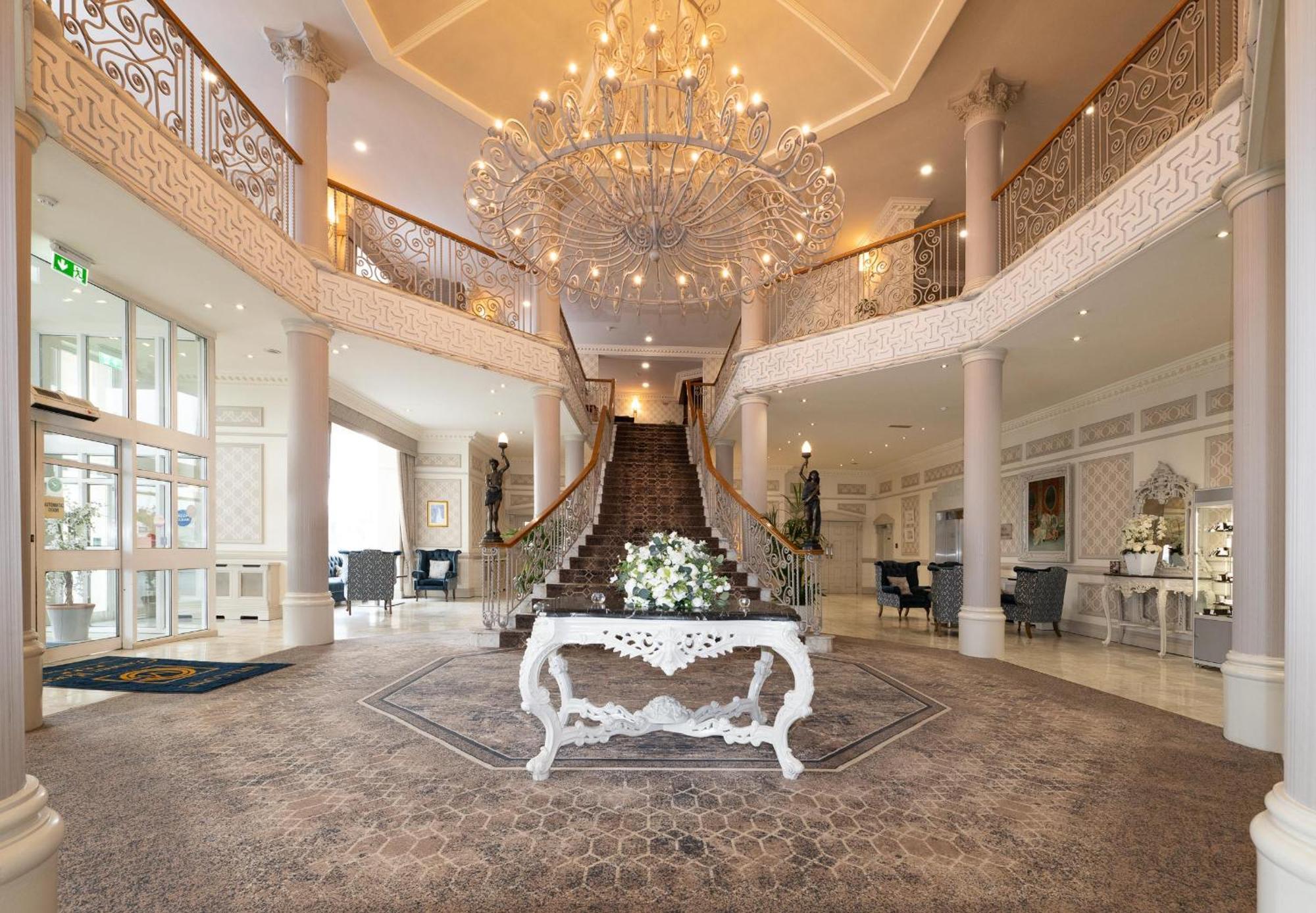 לטרקני Clanree Hotel & Leisure Centre מראה חיצוני תמונה